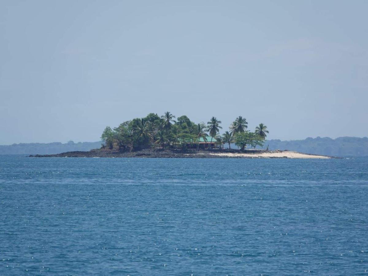 Hotel Swisscocobeach à Nosy-Be Extérieur photo